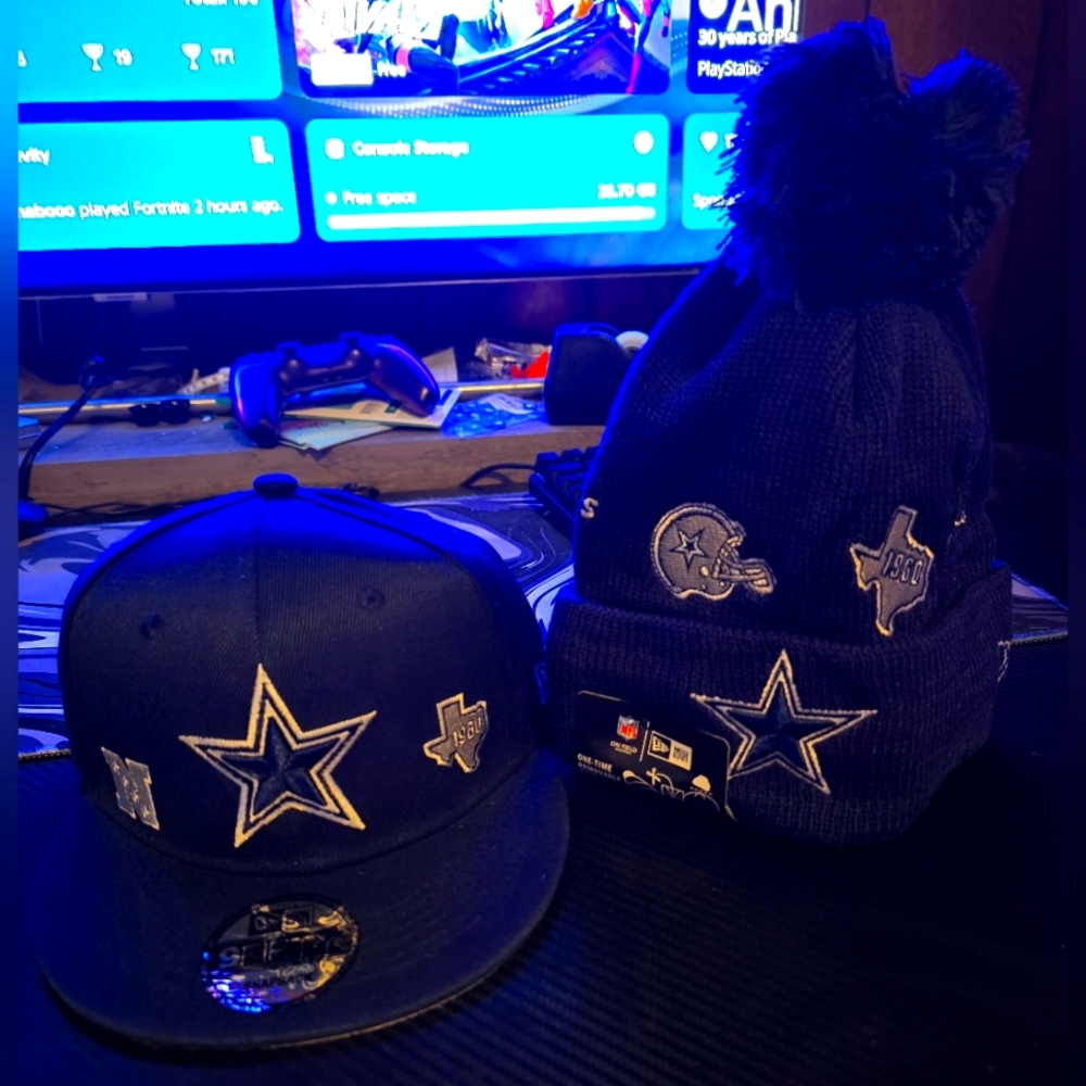Dallas cowboys snapback hat and beanie bundle